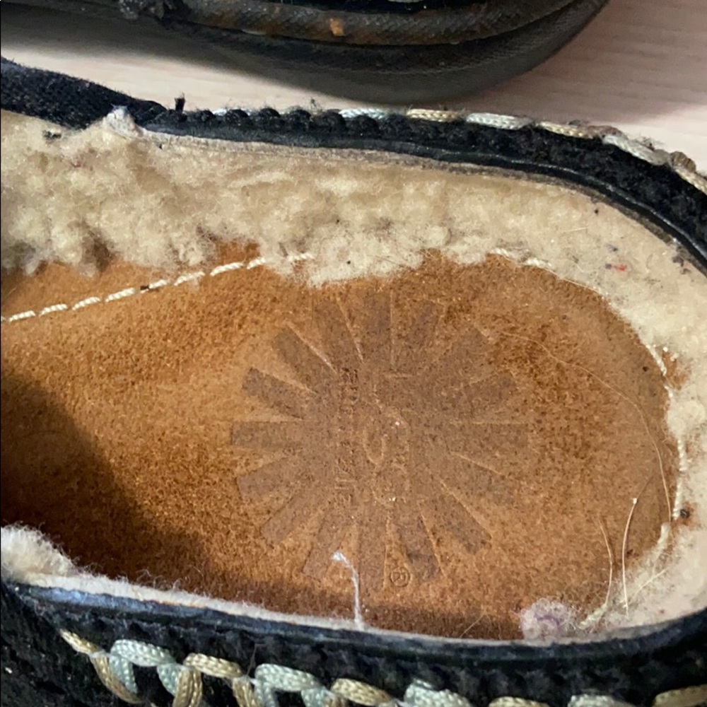 Uggs Clogs - image 3